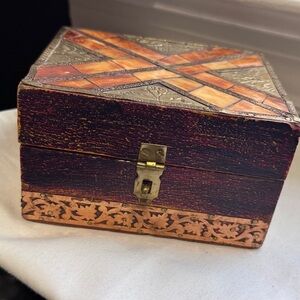 ⚡️Vintage Victorian Style Wooden Jewelry Box with Intricate Design ⚡️